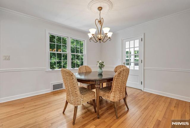 79 Highland Road, Glen Rock, NJ 07452