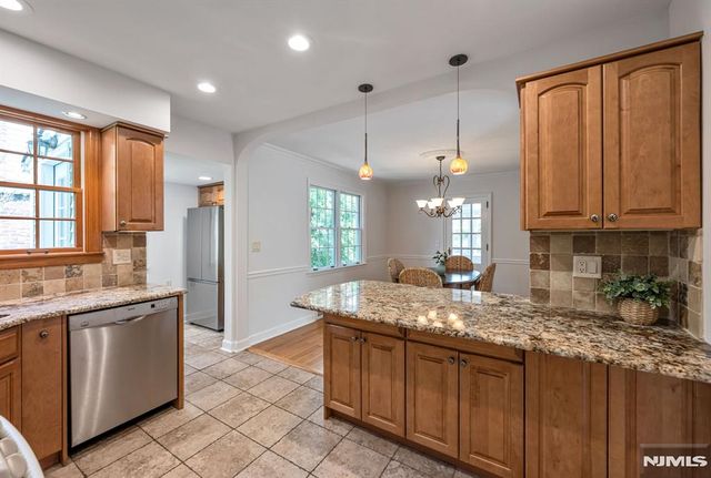 79 Highland Road, Glen Rock, NJ 07452