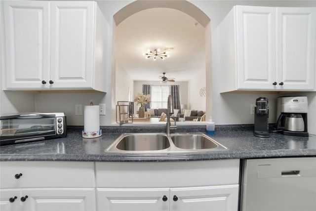 2302 SILVER PALM DRIVE 202, Kissimmee, FL 34747