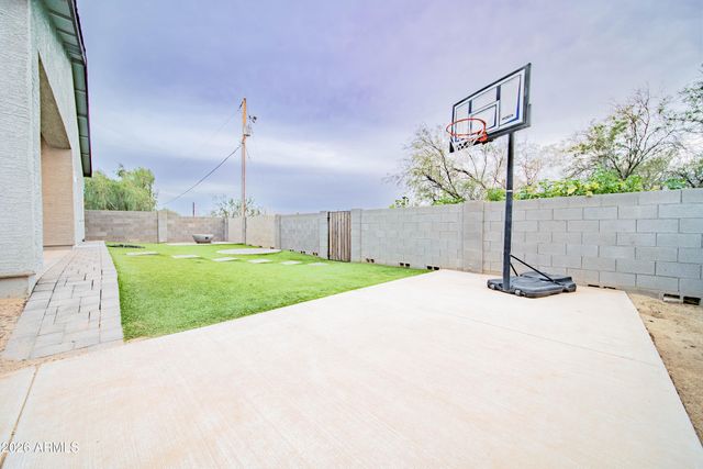 21721 W LAURA Street, Wittmann, AZ 85361