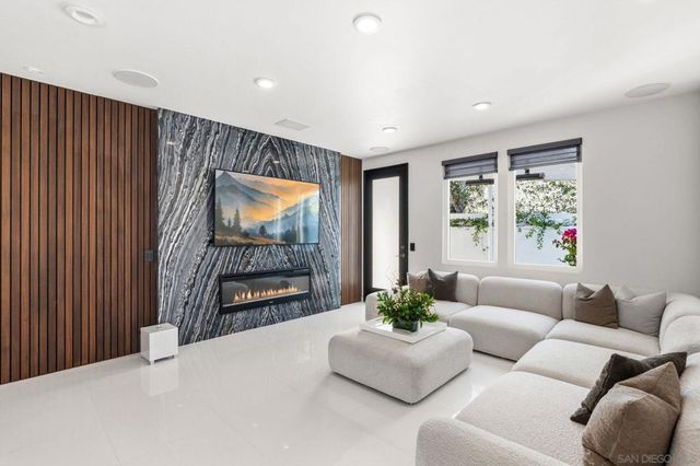 3410 Filoli Cir, Carlsbad, CA 92009