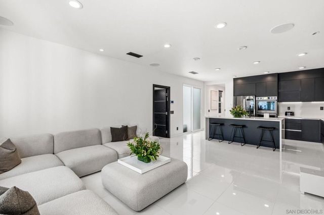 3410 Filoli Cir, Carlsbad, CA 92009