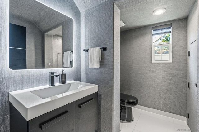 3410 Filoli Cir, Carlsbad, CA 92009