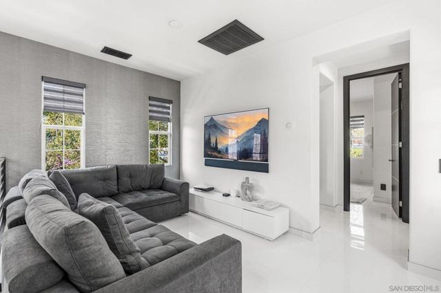 3410 Filoli Cir, Carlsbad, CA 92009