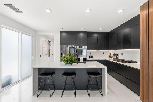 3410 Filoli Cir, Carlsbad, CA 92009