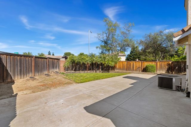 28 Cayucos Ct, Roseville, CA 95678