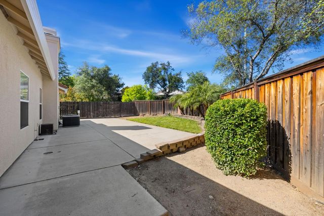 28 Cayucos Ct, Roseville, CA 95678