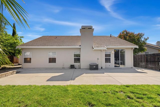 28 Cayucos Ct, Roseville, CA 95678