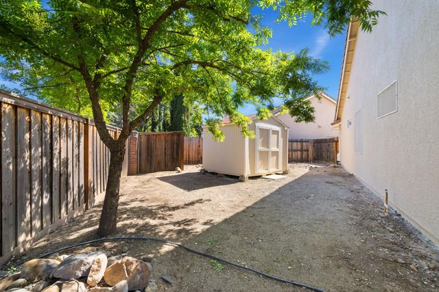 28 Cayucos Ct, Roseville, CA 95678