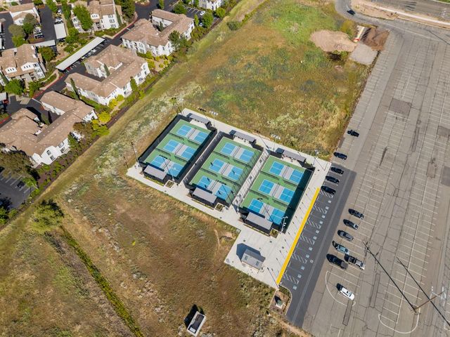 28 Cayucos Ct, Roseville, CA 95678
