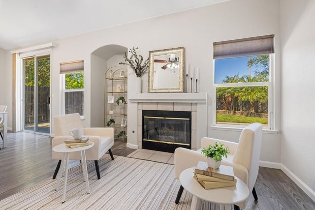 28 Cayucos Ct, Roseville, CA 95678