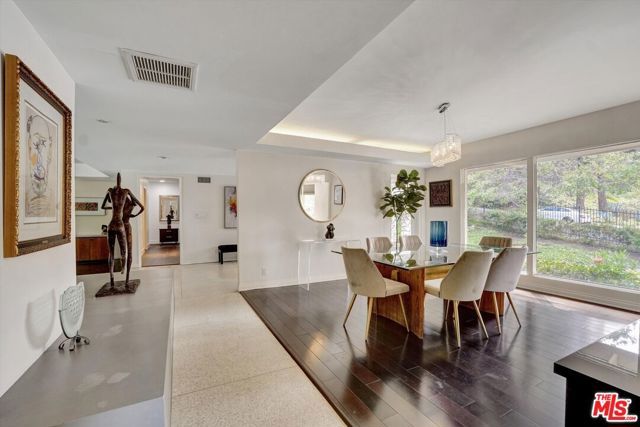 3530 Royal Woods Drive, Sherman Oaks, CA 91403