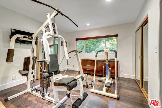 3530 Royal Woods Drive, Sherman Oaks, CA 91403