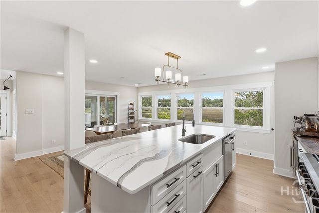 7502 Central Avenue, Savannah, GA 31406