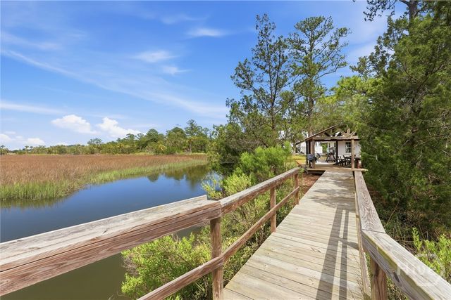 7502 Central Avenue, Savannah, GA 31406