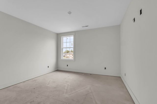 302 Switchgrass Dr, Clarksville, TN 37042