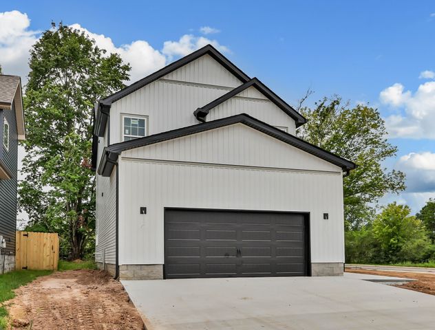 302 Switchgrass Dr, Clarksville, TN 37042