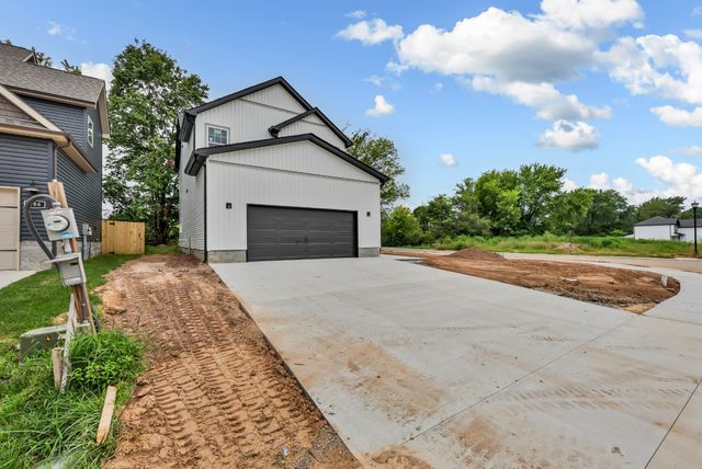 302 Switchgrass Dr, Clarksville, TN 37042