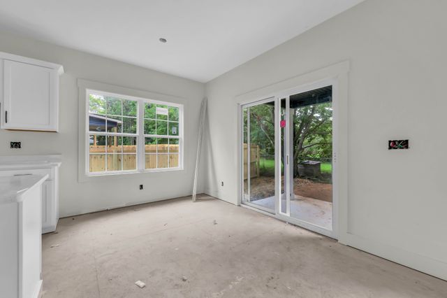 302 Switchgrass Dr, Clarksville, TN 37042
