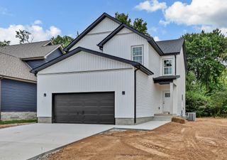 302 Switchgrass Dr, Clarksville, TN 37042