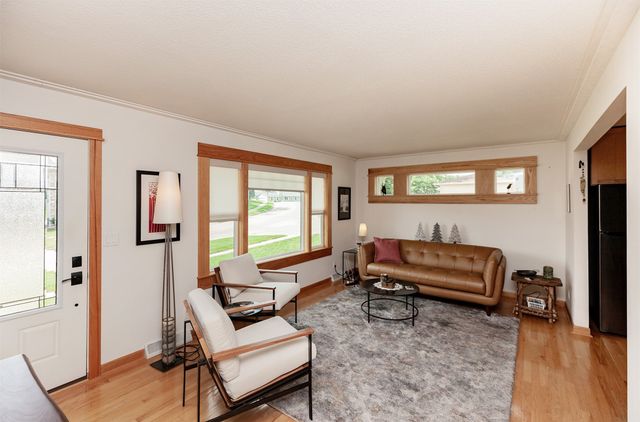 1109 4th Street SW, Altoona, IA 50009