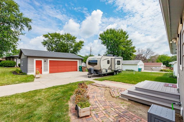 1109 4th Street SW, Altoona, IA 50009