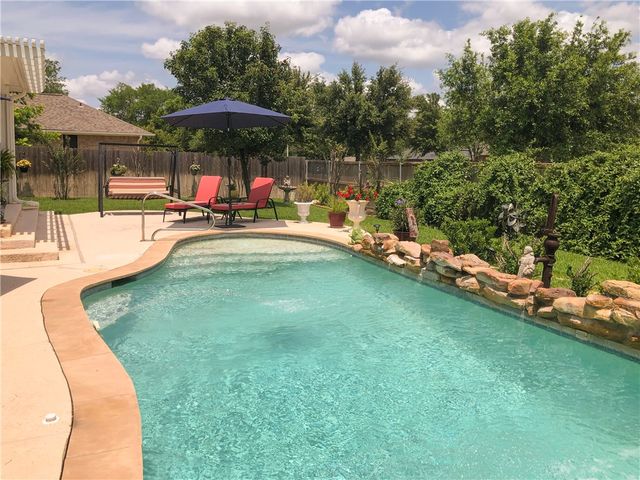 4008 Park Hurst, Bryan, TX 77802