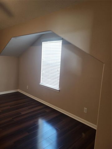 7034 Sun Creek Drive Drive, Hitchcock, TX 77563