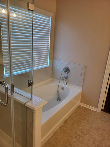 7034 Sun Creek Drive Drive, Hitchcock, TX 77563