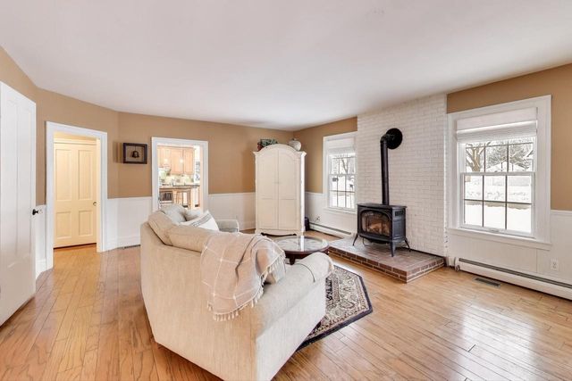 332 Maxwell STREET, Lake Geneva, WI 53147