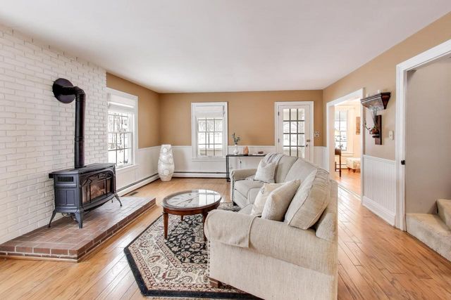 332 Maxwell STREET, Lake Geneva, WI 53147