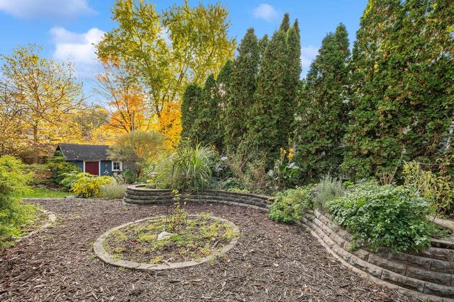 332 Maxwell STREET, Lake Geneva, WI 53147