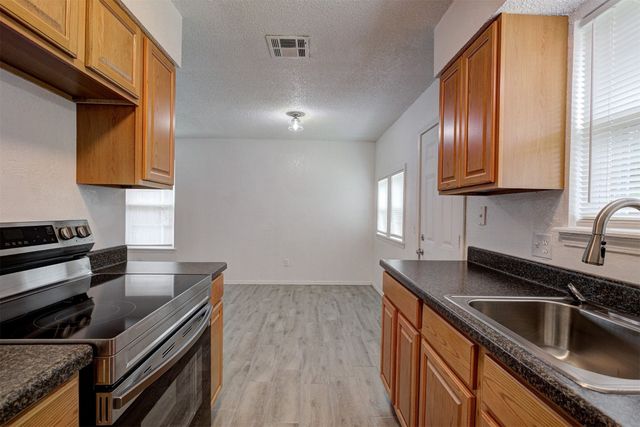 1633 SE 52nd Street, Oklahoma City, OK 73129