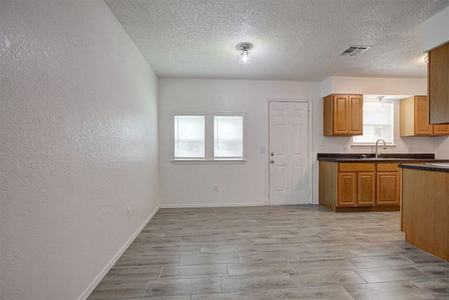 1633 SE 52nd Street, Oklahoma City, OK 73129