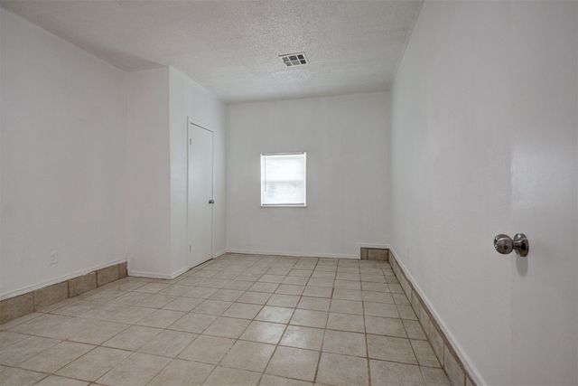 1633 SE 52nd Street, Oklahoma City, OK 73129