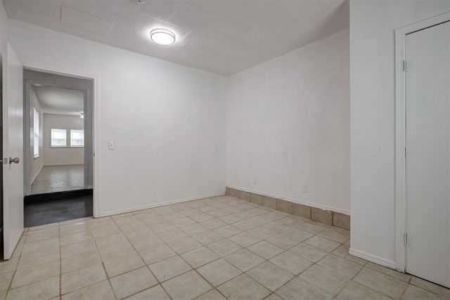 1633 SE 52nd Street, Oklahoma City, OK 73129