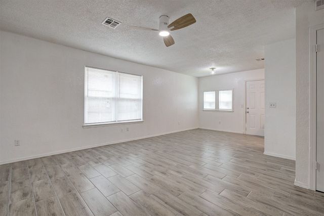 1633 SE 52nd Street, Oklahoma City, OK 73129