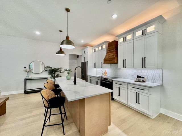6826 Bantry Avenue, Cincinnati, OH 45213