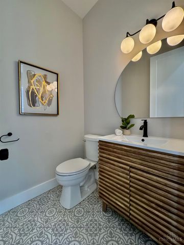 6826 Bantry Avenue, Cincinnati, OH 45213