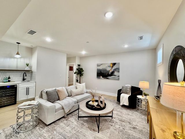 6826 Bantry Avenue, Cincinnati, OH 45213