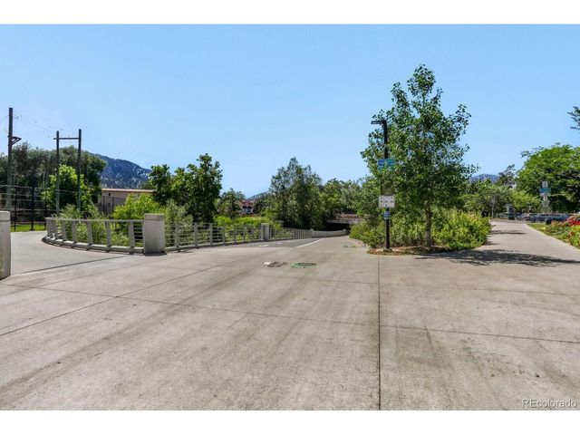 1430 18th St 8, Boulder, CO 80302