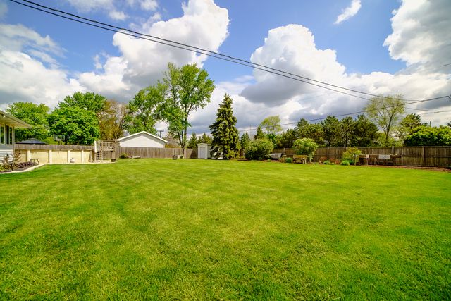 16045 S Codo Drive, Homer Glen, IL 60491