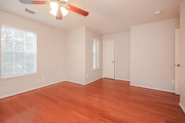 553 Small Cedar Drive, League City, TX 77573