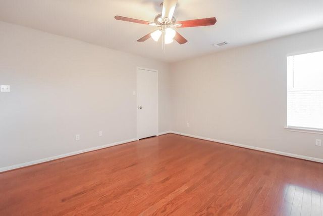 553 Small Cedar Drive, League City, TX 77573