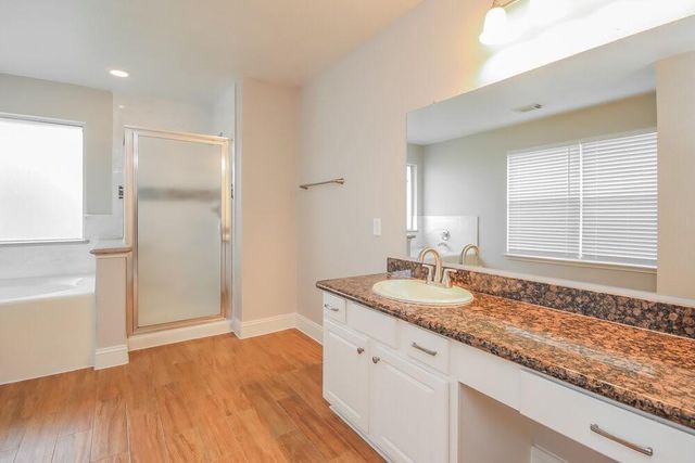 553 Small Cedar Drive, League City, TX 77573