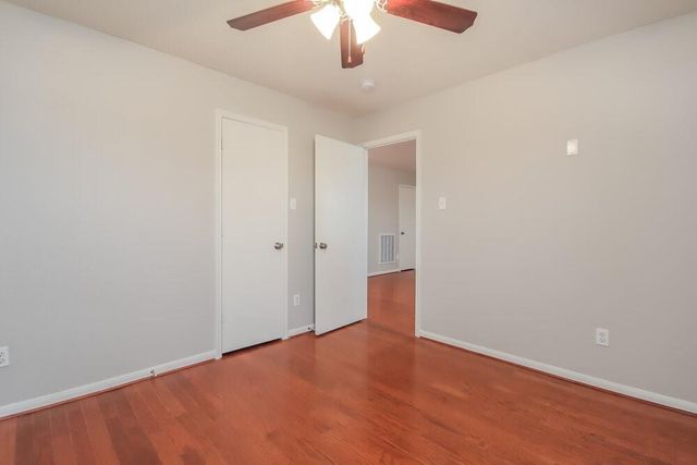 553 Small Cedar Drive, League City, TX 77573