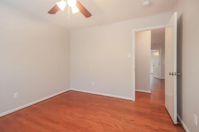 553 Small Cedar Drive, League City, TX 77573