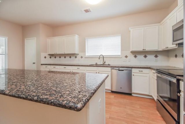 553 Small Cedar Drive, League City, TX 77573