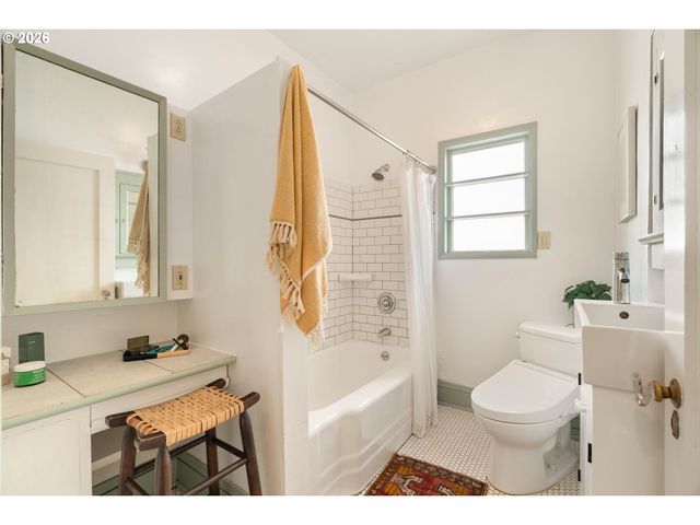 535 Se 70TH Ave, Portland, OR 97215