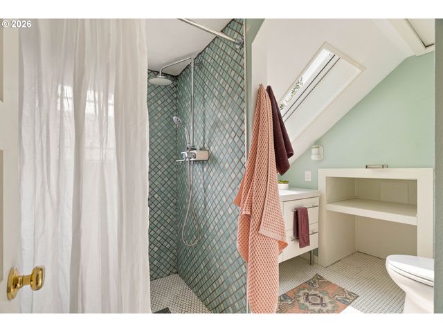 535 Se 70TH Ave, Portland, OR 97215
